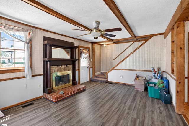 121 Hadden Heights Road, Spartanburg, SC 29301