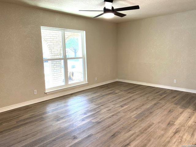 14147 Swallow, San Antonio, TX 78217