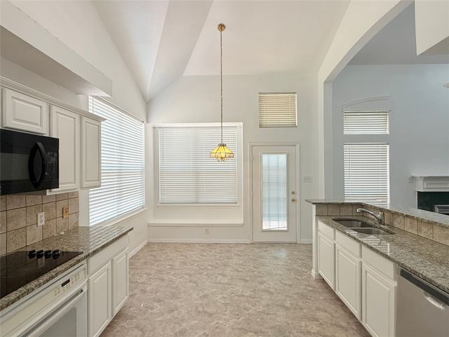1313 Baythorne Drive, Lewisville, TX 75077