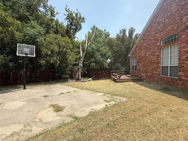 1313 Baythorne Drive, Lewisville, TX 75077