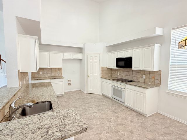 1313 Baythorne Drive, Lewisville, TX 75077