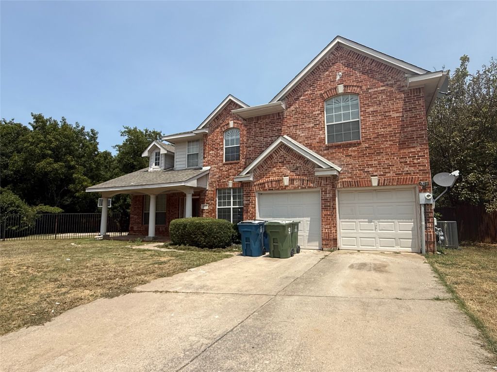 1313 Baythorne Drive, Lewisville, TX 75077