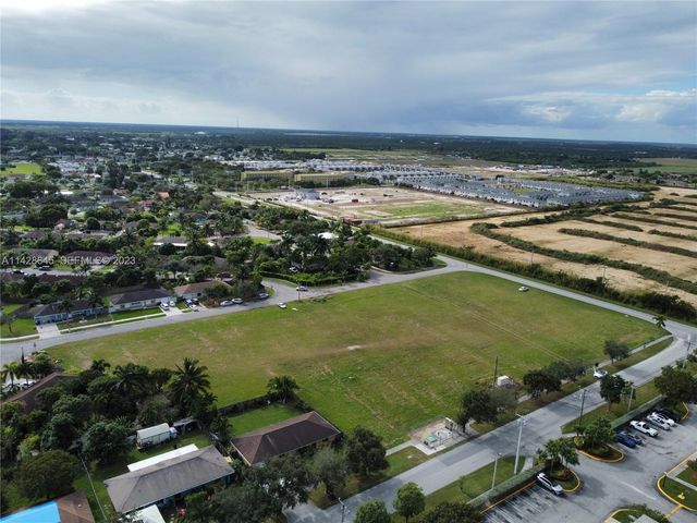 Davis Parkway, Florida City, FL 33034