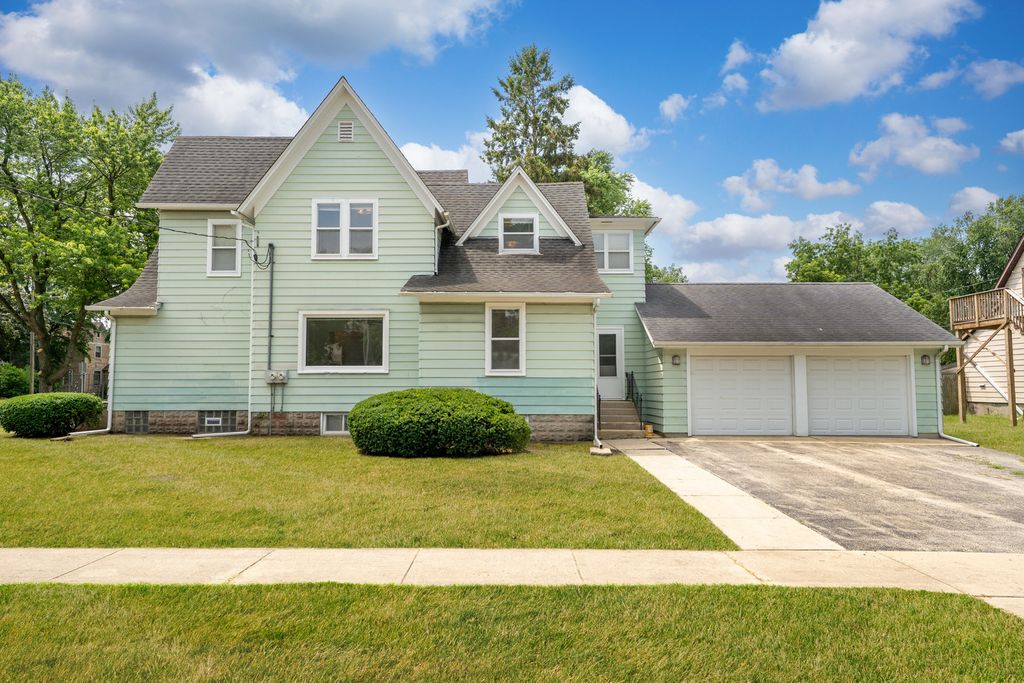 405 S 7th Street 1, Dekalb, IL 60115