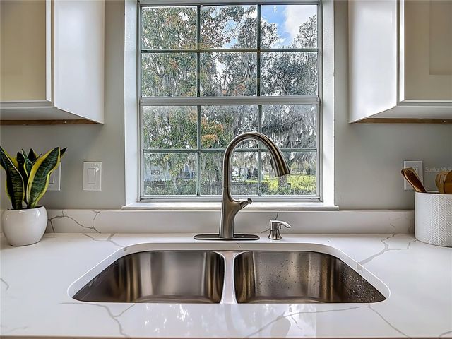 5221 R M D AVENUE, Plant City, FL 33566