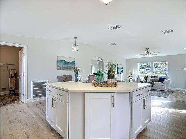 5221 R M D AVENUE, Plant City, FL 33566