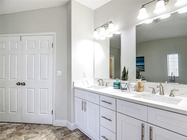 5221 R M D AVENUE, Plant City, FL 33566