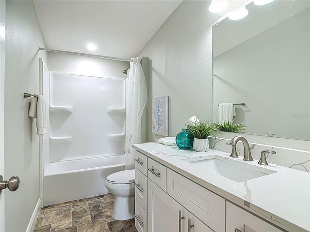 5221 R M D AVENUE, Plant City, FL 33566