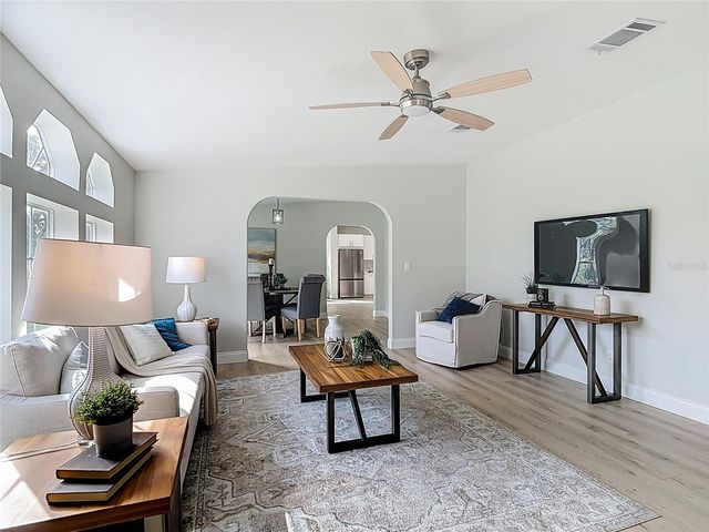 5221 R M D AVENUE, Plant City, FL 33566