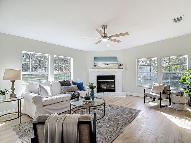 5221 R M D AVENUE, Plant City, FL 33566