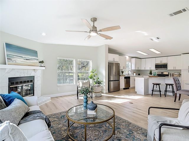 5221 R M D AVENUE, Plant City, FL 33566