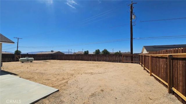 10409 Redwood, California City, CA 93505