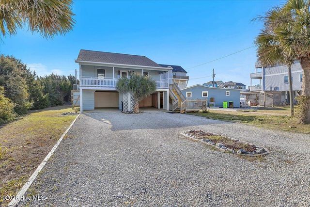 612 N Topsail Drive, Surf City, NC 28445