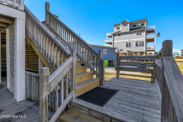 612 N Topsail Drive, Surf City, NC 28445