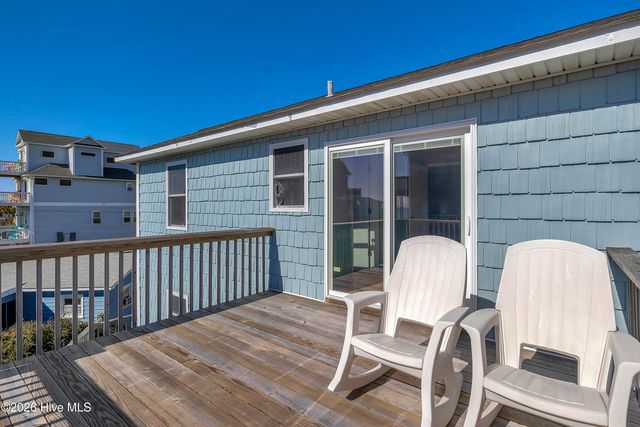 612 N Topsail Drive, Surf City, NC 28445