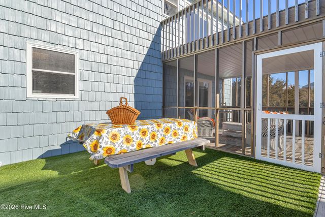 612 N Topsail Drive, Surf City, NC 28445