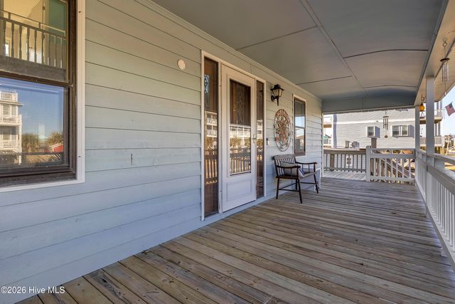 612 N Topsail Drive, Surf City, NC 28445