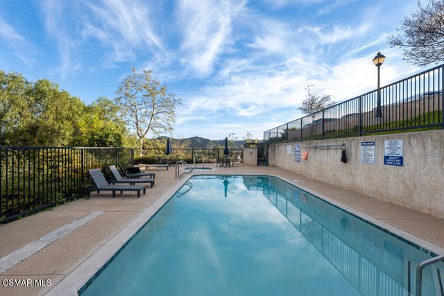 845 Warwick Avenue, Thousand Oaks, CA 91360