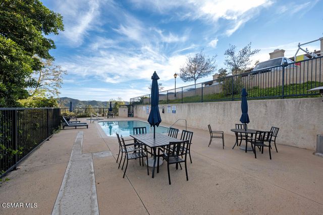 845 Warwick Avenue, Thousand Oaks, CA 91360