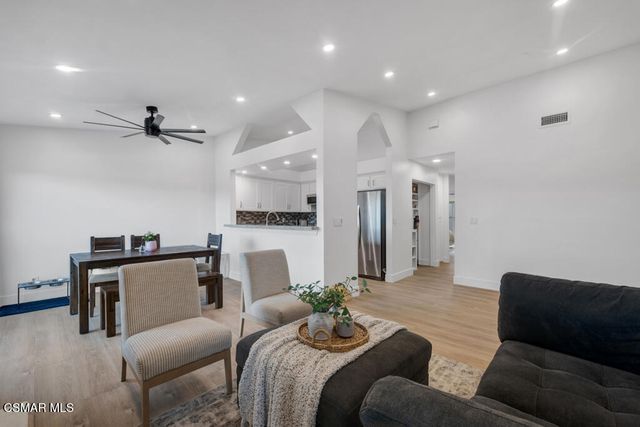 845 Warwick Avenue, Thousand Oaks, CA 91360