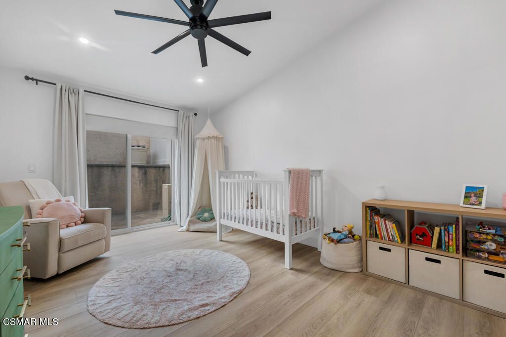 Image 15 of property listing at 845 Warwick Avenue, Thousand Oaks, CA 91360