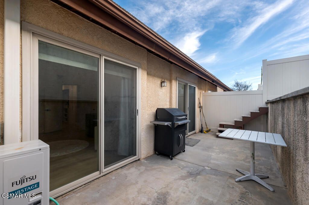 Image 21 of property listing at 845 Warwick Avenue, Thousand Oaks, CA 91360