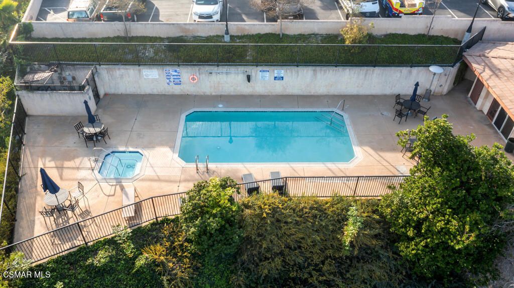 Image 22 of property listing at 845 Warwick Avenue, Thousand Oaks, CA 91360