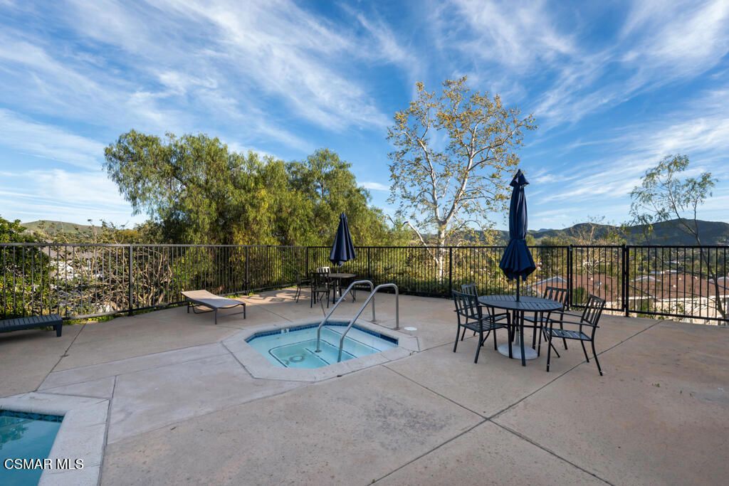 Image 26 of property listing at 845 Warwick Avenue, Thousand Oaks, CA 91360