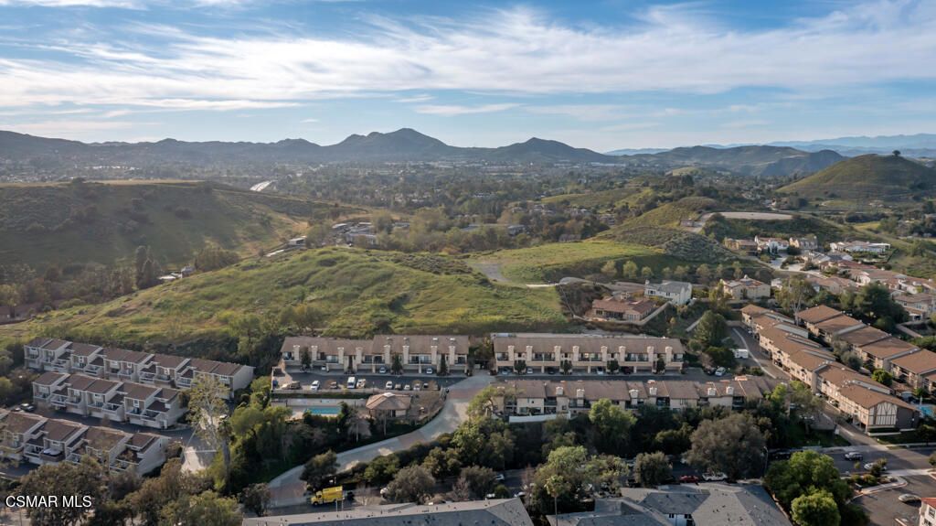 Image 28 of property listing at 845 Warwick Avenue, Thousand Oaks, CA 91360