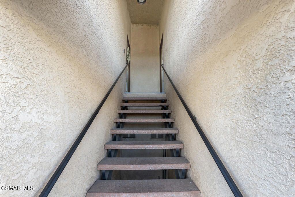 Image 4 of property listing at 845 Warwick Avenue, Thousand Oaks, CA 91360