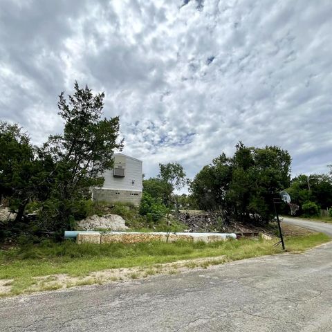 407 Rockport DR, Canyon Lake, TX 78133