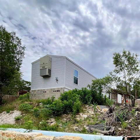 407 Rockport DR, Canyon Lake, TX 78133