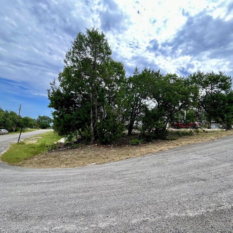 407 Rockport DR, Canyon Lake, TX 78133