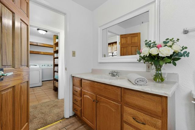 2374 Camino Meliton, Santa Fe, NM 87507