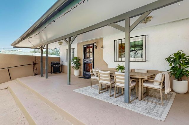 2374 Camino Meliton, Santa Fe, NM 87507