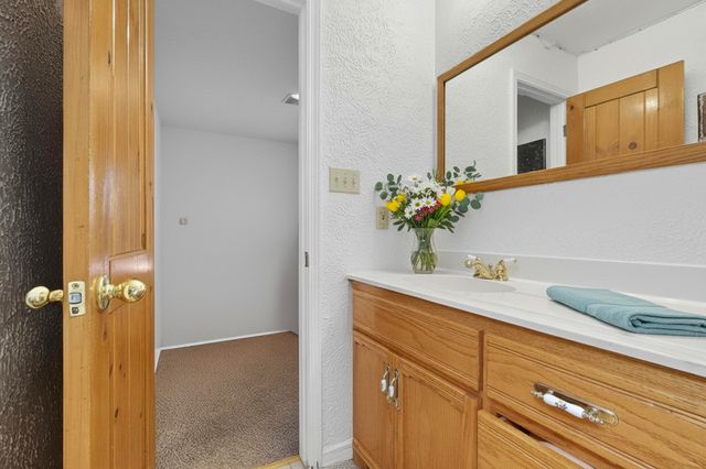 2374 Camino Meliton, Santa Fe, NM 87507