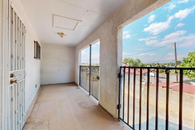2374 Camino Meliton, Santa Fe, NM 87507