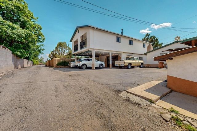 2374 Camino Meliton, Santa Fe, NM 87507