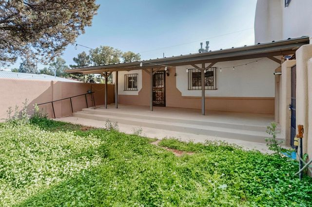 2374 Camino Meliton, Santa Fe, NM 87507