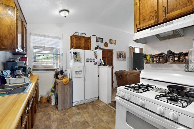 2374 Camino Meliton, Santa Fe, NM 87507