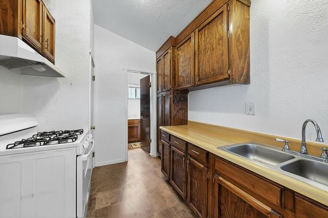 2374 Camino Meliton, Santa Fe, NM 87507