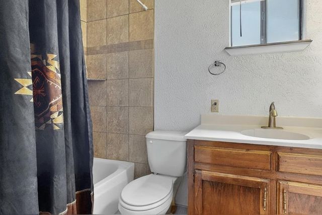 2374 Camino Meliton, Santa Fe, NM 87507