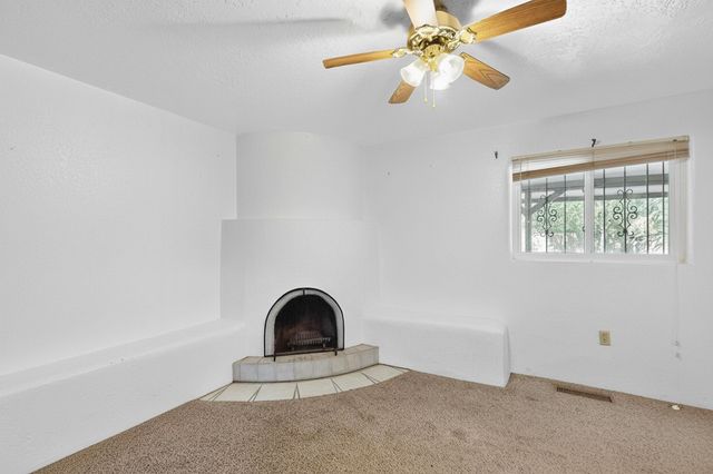2374 Camino Meliton, Santa Fe, NM 87507