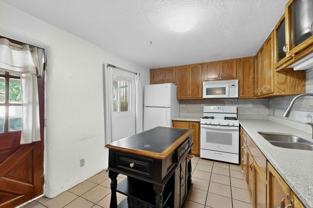 2374 Camino Meliton, Santa Fe, NM 87507