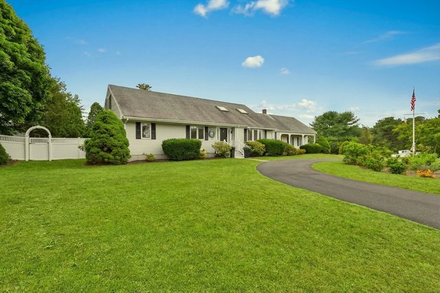 7 Oxford Dr, Barnstable, MA 02635