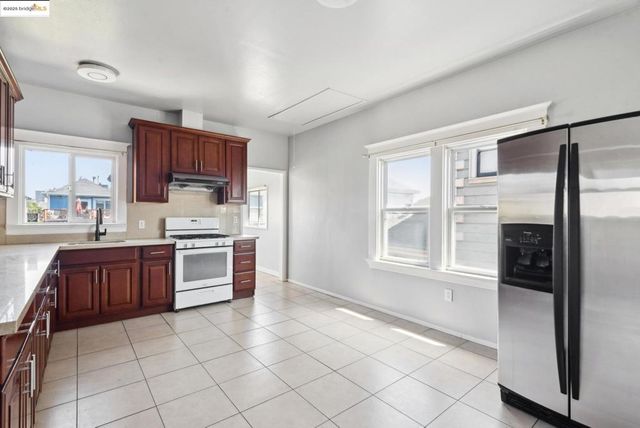 1810 Adeline St, Oakland, CA 94607