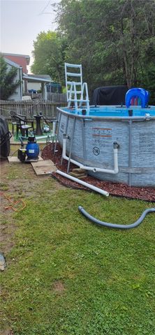 464 Greenridge Rd, New Kensington, PA 15068