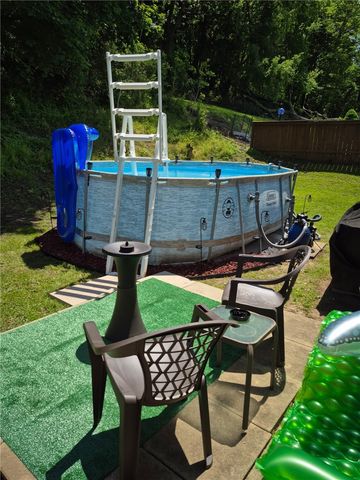 464 Greenridge Rd, New Kensington, PA 15068