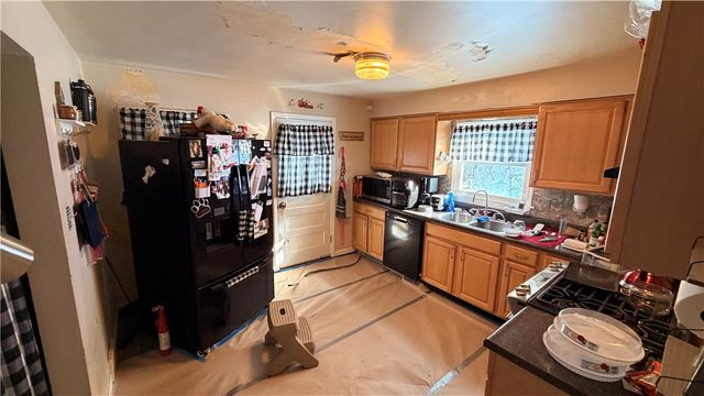 464 Greenridge Rd, New Kensington, PA 15068