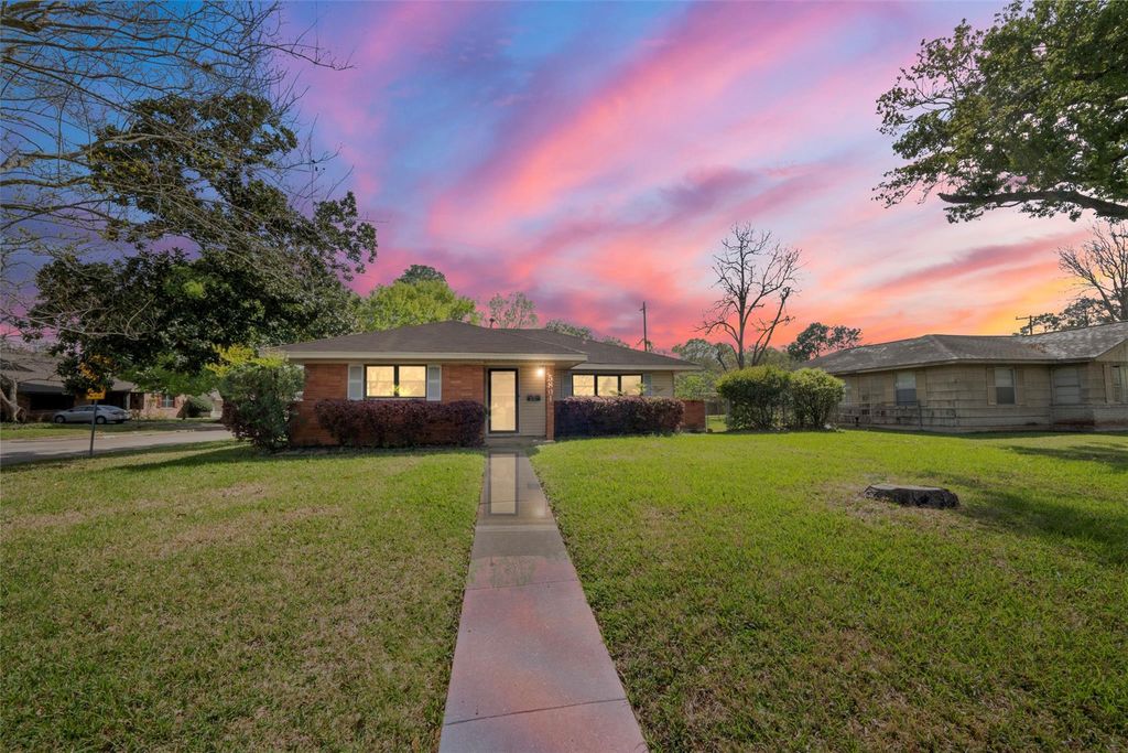 5801 Jason Street, Houston, TX 77074